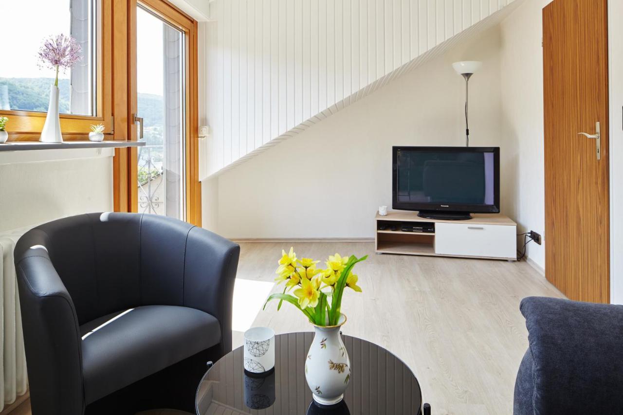 Ferienwohnung Mendgen Mit Panoramablick 베른카슈텔쿠에스 외부 사진