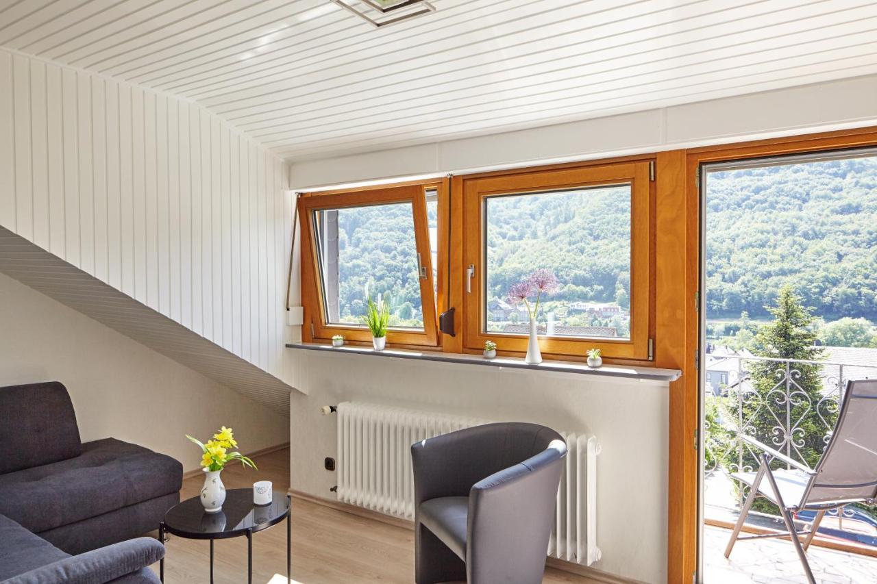 Ferienwohnung Mendgen Mit Panoramablick 베른카슈텔쿠에스 외부 사진