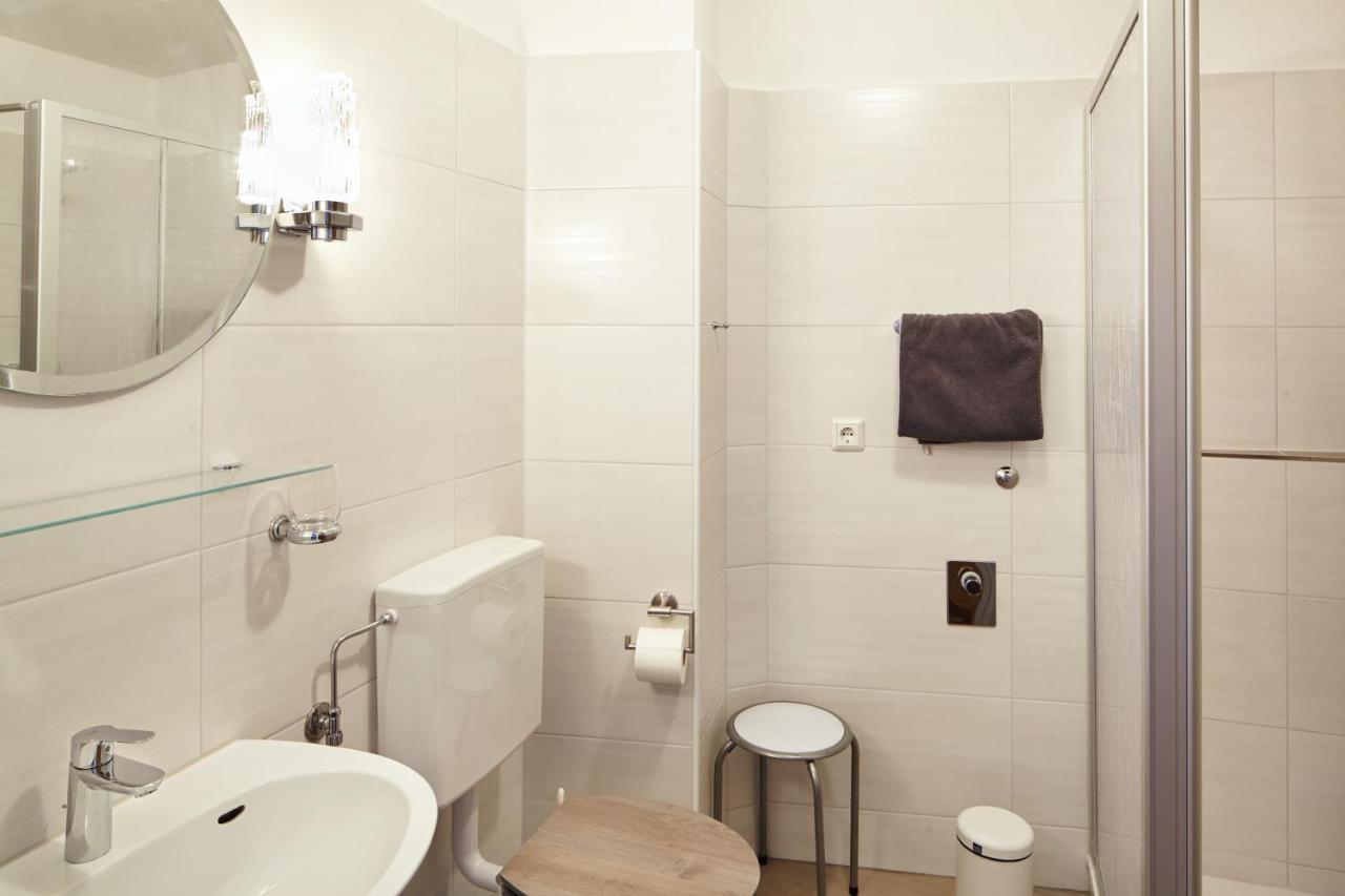 Ferienwohnung Mendgen Mit Panoramablick 베른카슈텔쿠에스 외부 사진